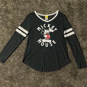 Disney juniors youth large gray Mickey Mouse long sleeve v-neck tee fall casual